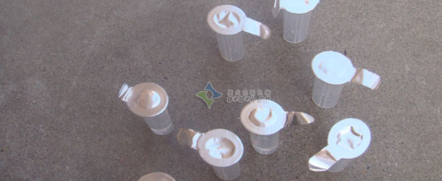 半自動(dòng)試劑管鋁箔封口機(jī)